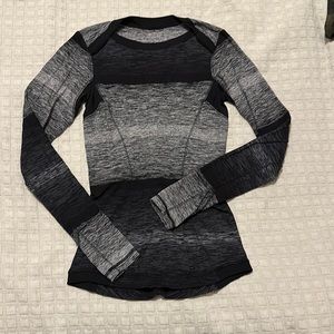 Gray/black lululemon top !